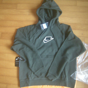 나이키퀼팅후드자켓95m카키오렌지색상 정가14.9고급 할인/아디다스 노슾이스 러닝캠핑등산군용밀리터리카모acg 아이폰