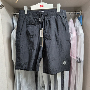 새상품24년식M스톤아일랜드 메탈나일론 반바지30-32