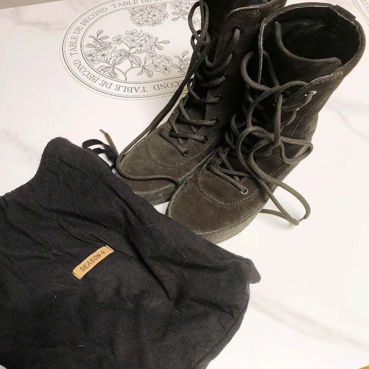 이지 부츠 yeezy season4 이미지