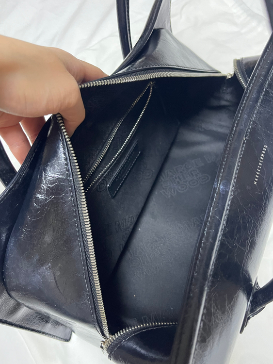 마지셔우드 보스턴백 미디움 플레인--2