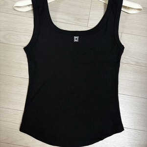 문트 로고 리브드 슬리브리스 블랙