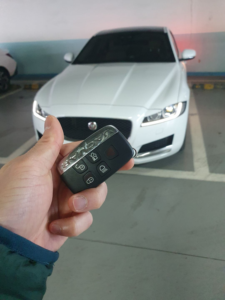 재규어 XF 브리티시 감성에 더한 미래 감각 — 최신형 디지털키 개조 완료 이미지