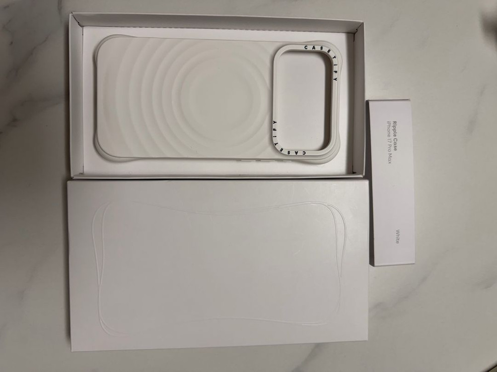 아이폰17프로 맥스 케이스--1