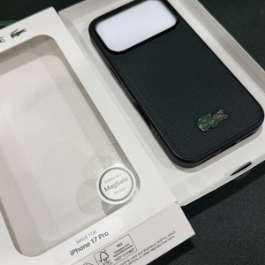 라코스테 아이폰17프로 MagSafe 케이스 그린색상