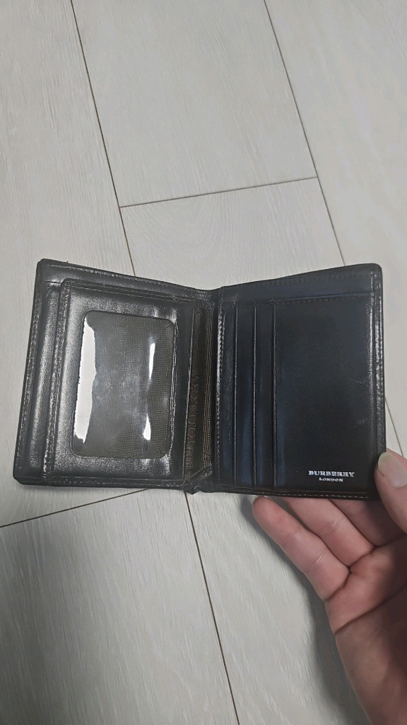 버버리체크반지갑 이미지