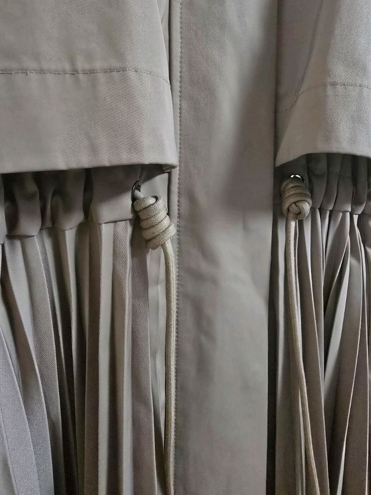 허앤쉬 플리츠 트렌치 판매합니다--7