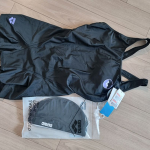 아레나 주니어 수영복 AYAG1PG30 블랙 90 새상품