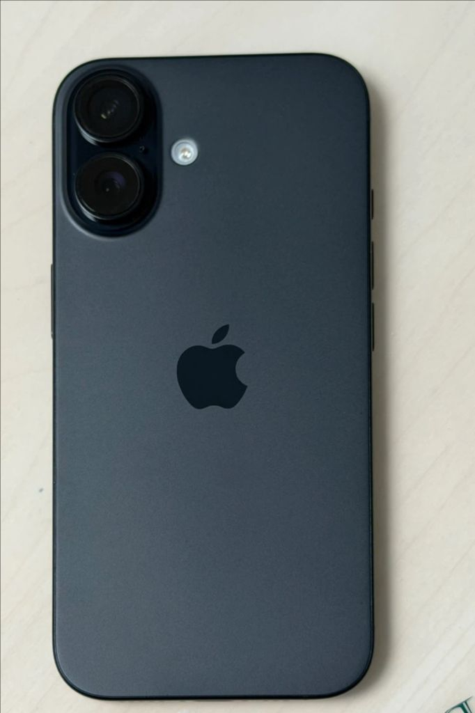 아이폰16 블랙 128GB 팝니다.--1