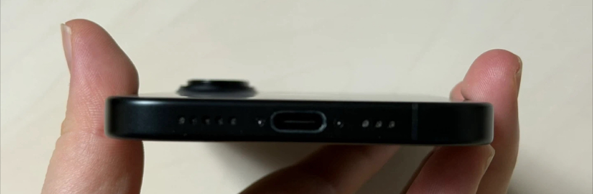 아이폰16 블랙 128GB 팝니다.--3