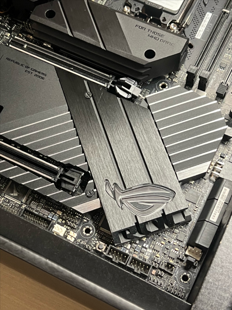 ROG MAXIMUS Z690 APEX 메인보드--3