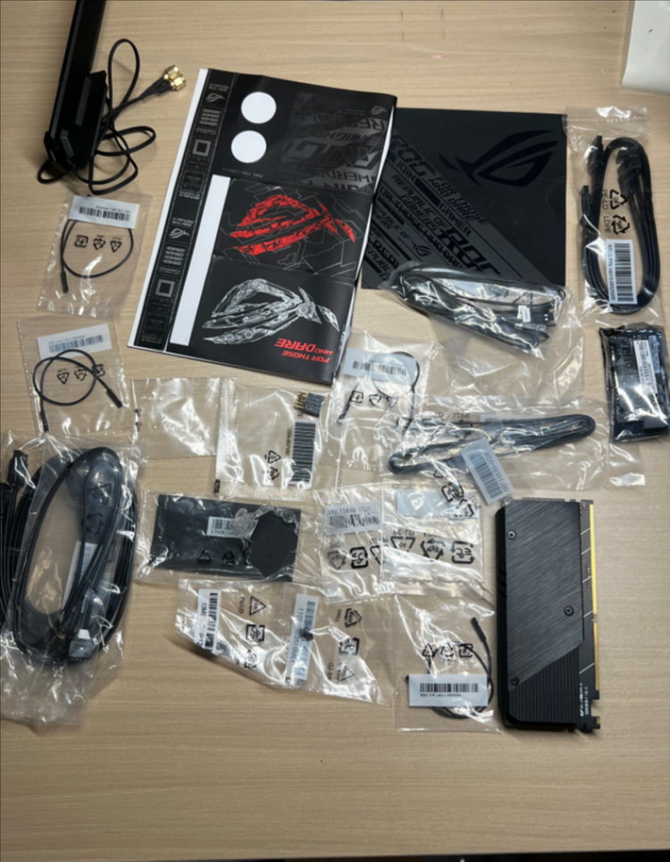 ROG MAXIMUS Z690 APEX 메인보드--5