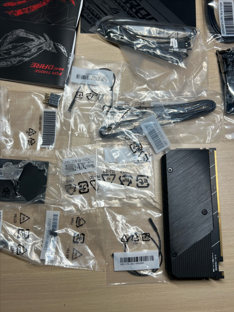 ROG MAXIMUS Z690 APEX 메인보드--6