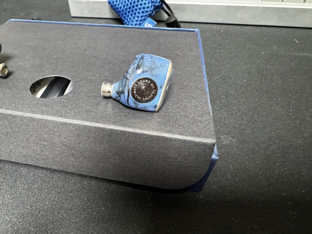 유니크멜로디 죤솔레이 (정품) 팝니다.--1