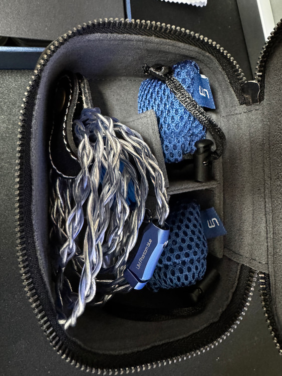 유니크멜로디 죤솔레이 (정품) 팝니다.--3