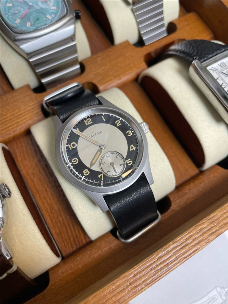 발타니 더티더즌 턱시도다이얼 쿼츠시계 36mm 풀박스--2