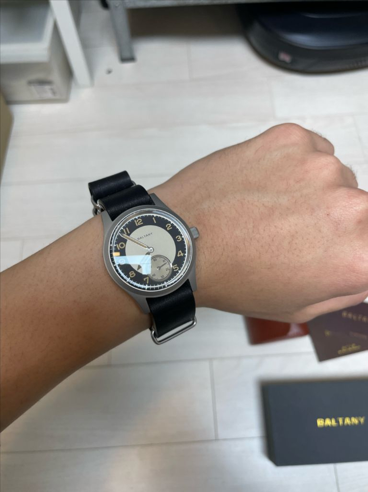 발타니 더티더즌 턱시도다이얼 쿼츠시계 36mm 풀박스--3