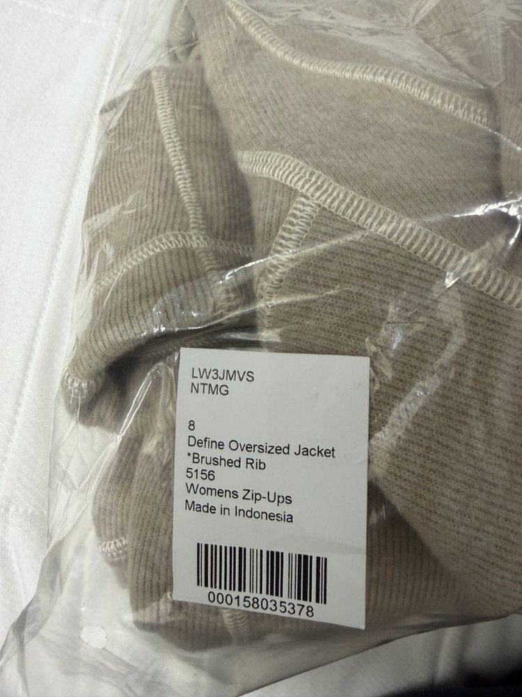 룰루레몬 디파인 오버사이즈드 재킷 브러시드 리브드 8사이즈 판매합니다--3
