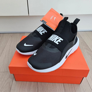 나이키키즈 플렉스러너4 운동화 새상품 (200사이즈)
