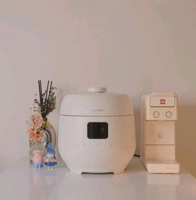 쿠첸 새것 미개봉 6인용 10인용 압력밥솥 슬림핏--1
