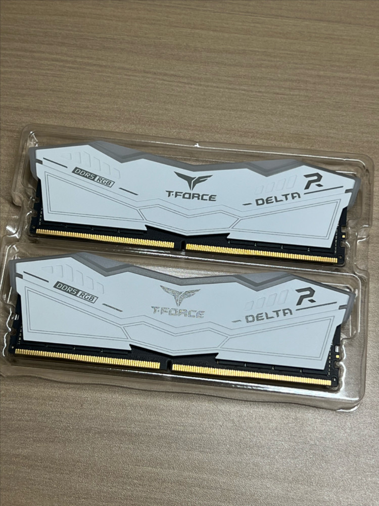 팀그룹 T-Force DDR5 6000 CL38 Delta RGB 화이트 64GB(32Gx2) 램메모리--1