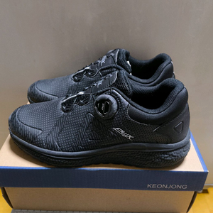 (새상품)240 다이얼 런닝화 운동화 프로월드컵