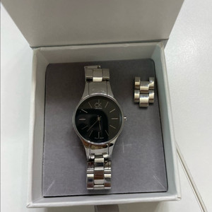 캘빈클라인 블랙 다이얼 메탈 시계 CK K43231