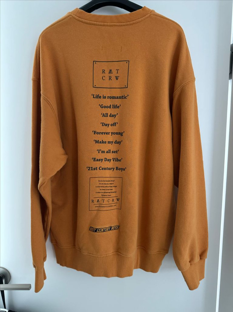 로맨틱크라운 무신사에디션 맨투맨 머스타드 F 이미지