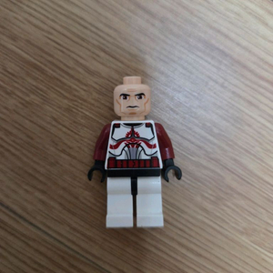 레고 스타워즈 7681 단종 커맨더 폭스 페이즈1 피규어 팝니다