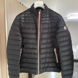 몽클레어 다니엘 경량패딩 4사이즈