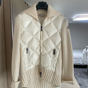 몽클레어 니트가디건패딩 xs여성사이즈