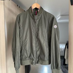 몽클레어 바람막이 3사이즈 실측100