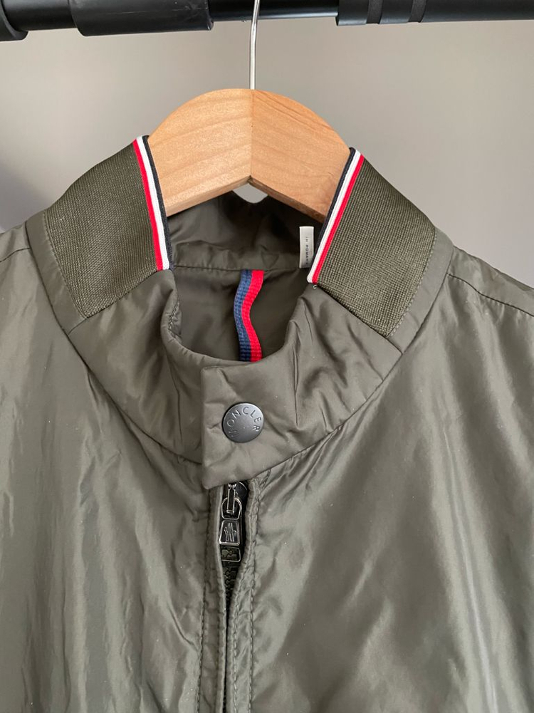 몽클레어 바람막이 3사이즈 실측100--5