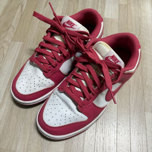 나이키 덩크 로우 우먼스 아키오핑크 (235)