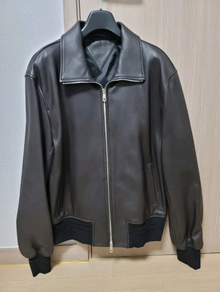 주카스페이스 보테가베네타st 트라이앵글 레더 자켓 점퍼--10