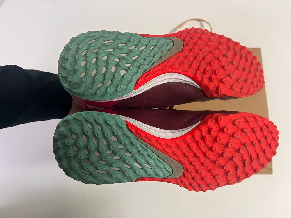 나이키 티엠포 송아지 가죽 풋살화 260사이즈--1