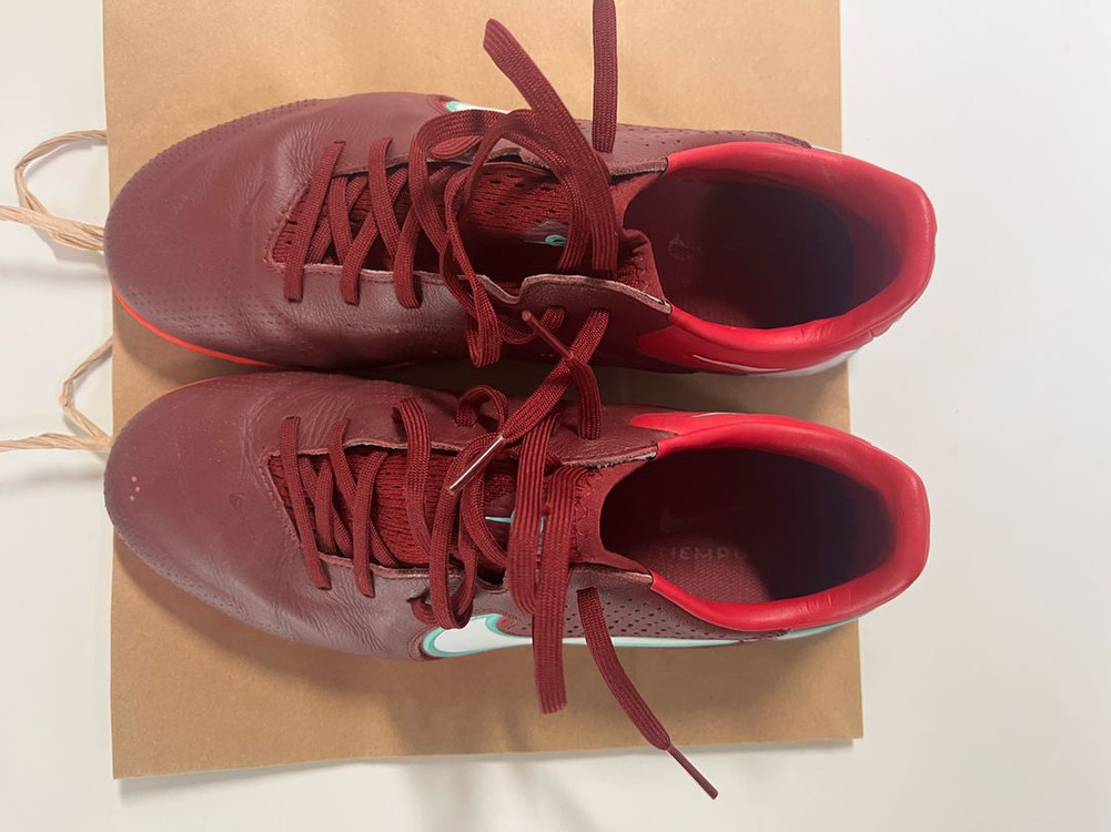 나이키 티엠포 송아지 가죽 풋살화 260사이즈--2