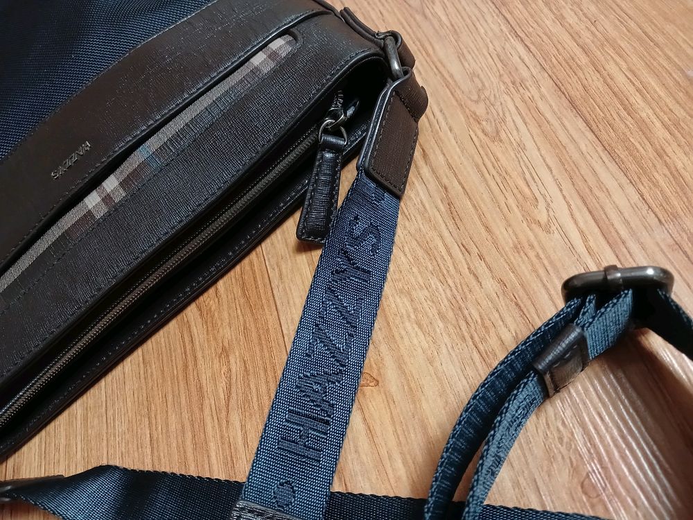 헤지스(정품) 남성 소가죽 크로스백 (네이비) (깨끗하고 좋아요)--5