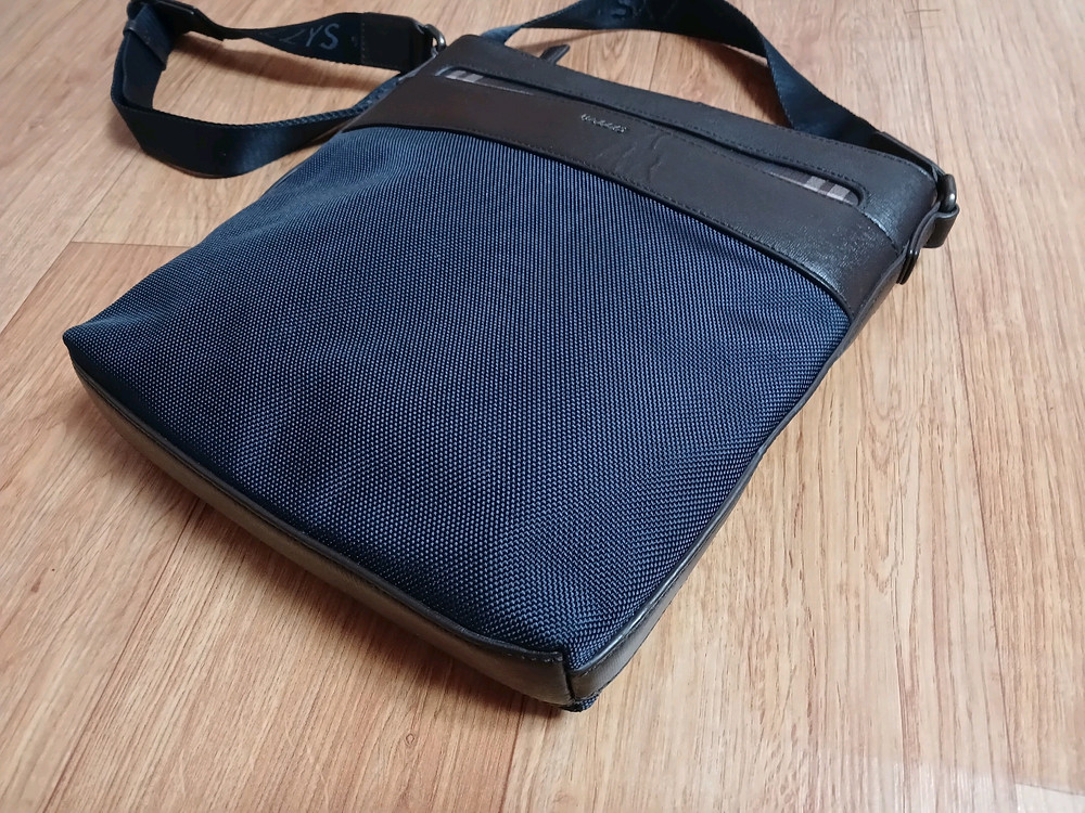헤지스(정품) 남성 소가죽 크로스백 (네이비) (깨끗하고 좋아요)--6