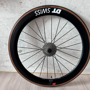 디티 스위스 arc 1100 50mm 휠셋 팝니다.