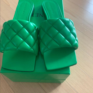 보테가벤타 샌들 38