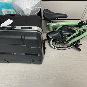 브롬톤 마차그린 s2l 신품 판매합니다.