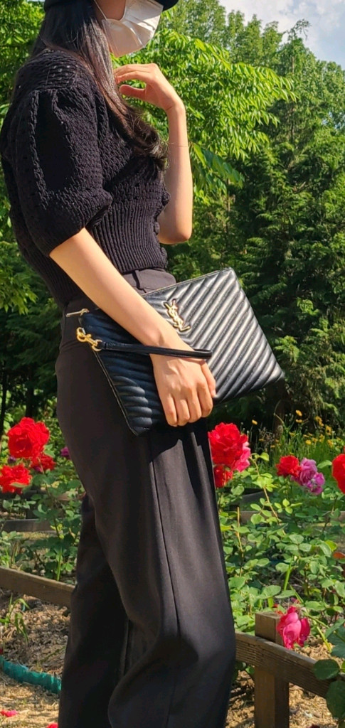 입생로랑 생로랑 뉴미듐 클러치백 정품S급(보증서O)구찌프라다루이비통디올고야드샤넬셀린느보테가생로랑발렌시아가버버리가방--6