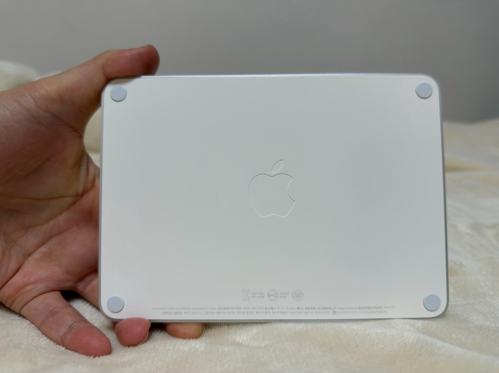 애플 매직 트랙패드 화이트(라이트닝 단자)--2