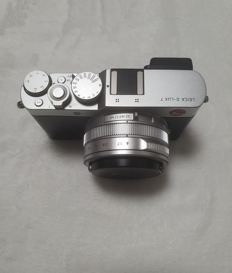 컴팩트 디지털카메라 D-LUX7 실버 이미지