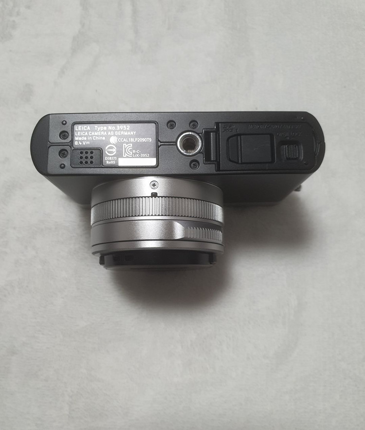 컴팩트 디지털카메라 D-LUX7 실버 이미지