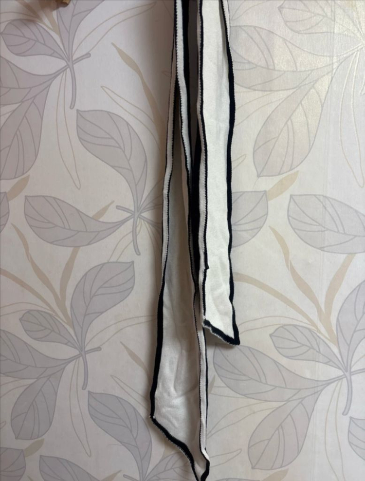 ELLE 엘르 블랙&화이트 니트 스카프--2