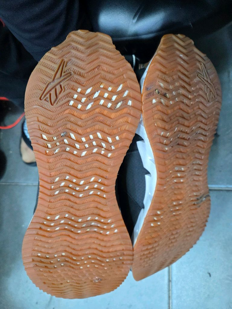 리복 운동화 260--3