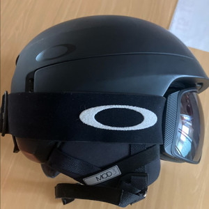 오클리 스키 헬멧 이미지