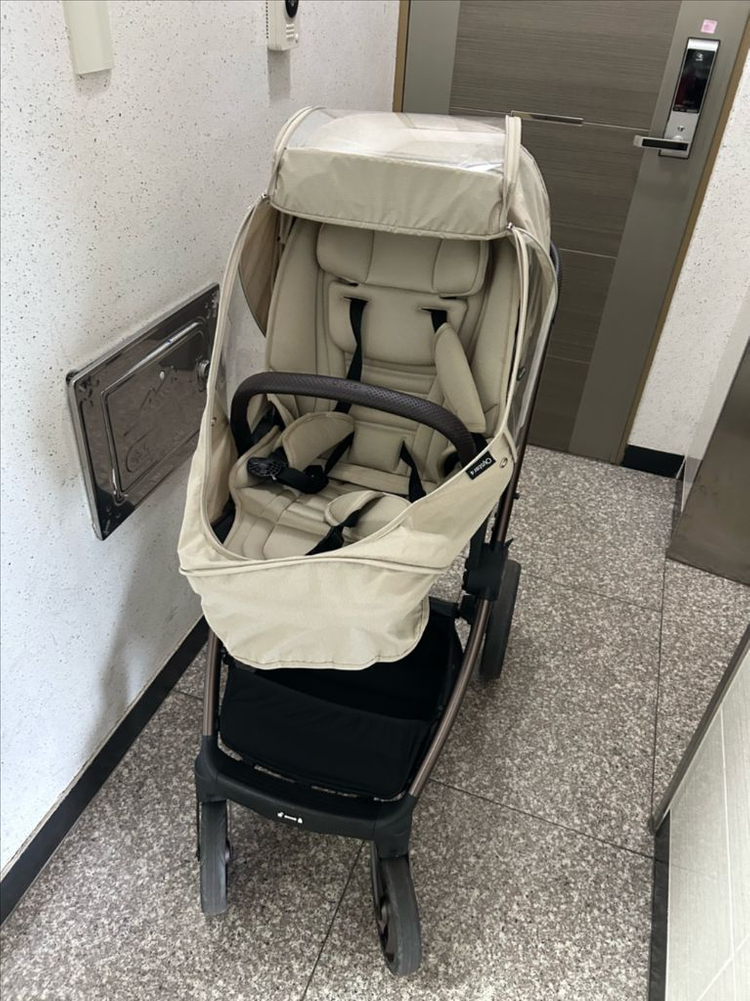 절충형 유모차--1