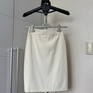 [새것]아르마니 콜레지오니 아이보리 인어라인 스커트38